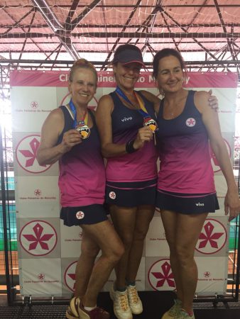 Maria Terezinha Neves e Celinha Luz com nossa coordenadora de Tênis Damas Patrícia Padilha