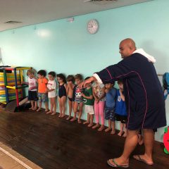 aula de segurança natação kids 2