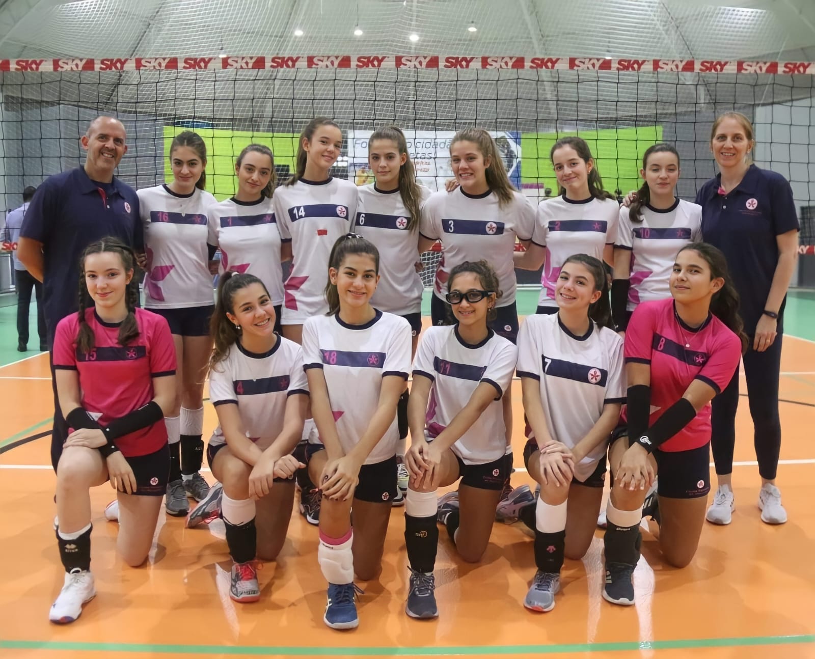 Equipe Sub-15 de vôlei feminino do Corinthians é campeã da série