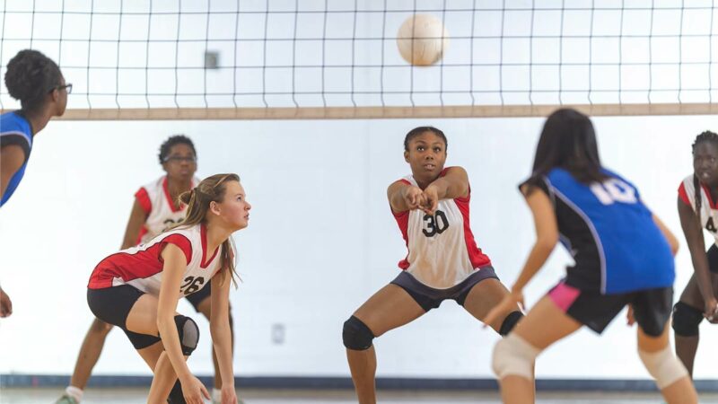 Resumo jogadores de voleibol duas meninas jogando vôlei feminino esportes  jogos bola conceito de jogo wome