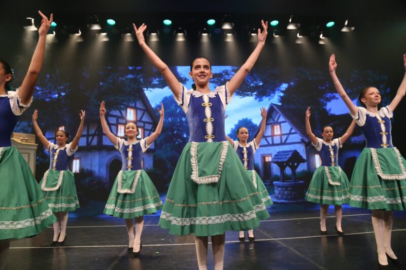 CONTOS DO BALLET ELENCO B