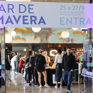 Na imagem, foto da entrada do Bazar de Primavera.