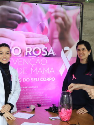 Na imagem, Dulce Marino, uma paineirense que recebeu algumas orientações do Centro Médico.